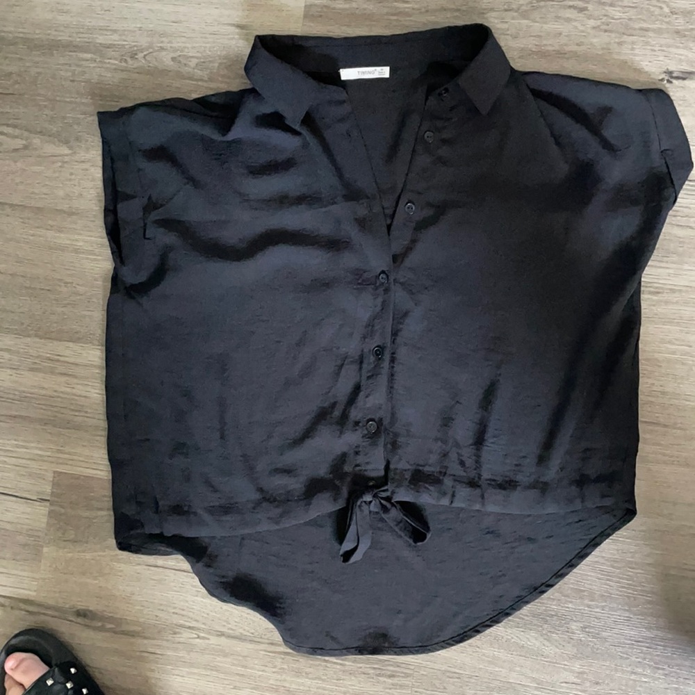 TIMING SIZE MEDIUM TWIST HEM BLACK BLOUSE